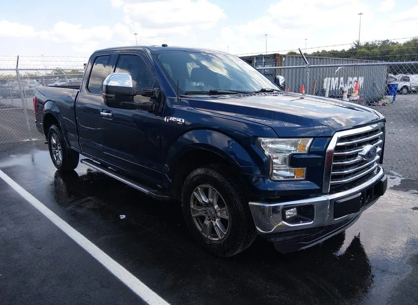 2016 Ford F-150 3.5l z USA, pohľad spredu