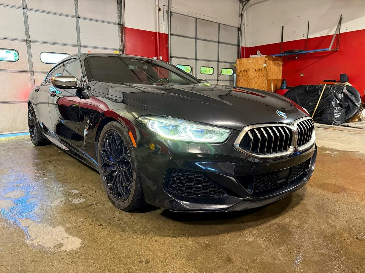2020 BMW M850xi z USA, pohľad spredu
